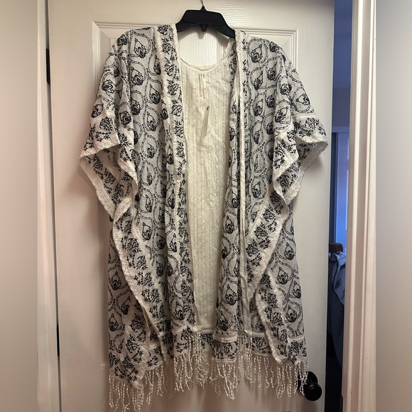 New Anthropologie Beach Coverup - Picture 2 of 3